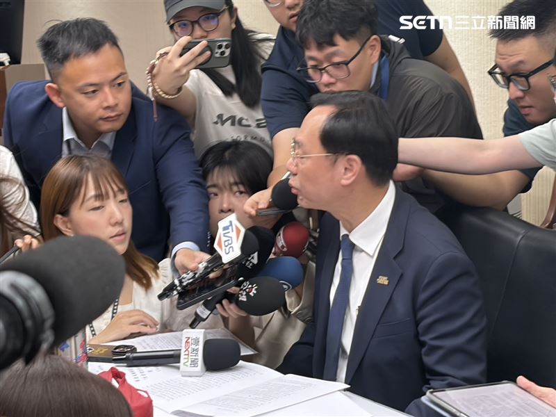 衛福部長石崇良表示，依據現行食安法規定，強制通報範圍僅針對成品油脂，並不包含原料與中間半成品。（圖／記者簡浩正攝影）