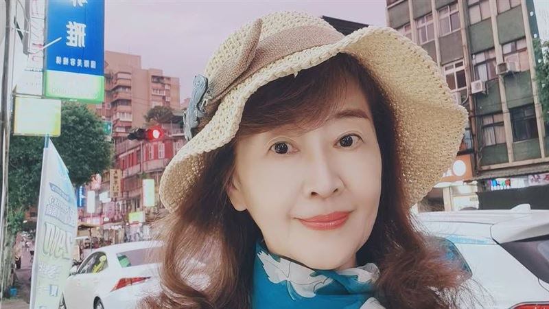 冷氣壞3年捨不得修!資深玉女上圍突暴增