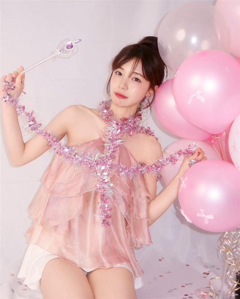 李多慧昨曬生日寫真照,夢幻造型曝光刷出大量粉絲祝福。(圖/翻攝自IG @le_dahye)
