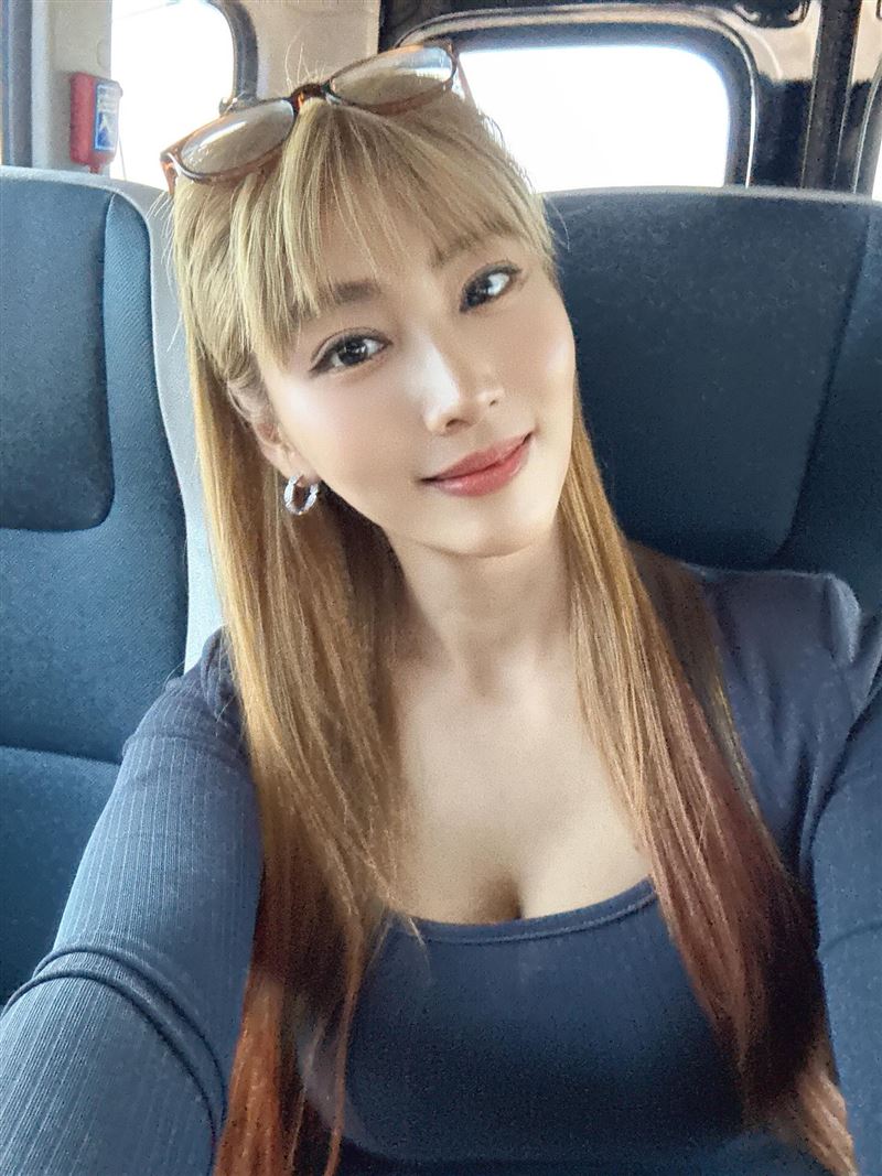 香港女星莊韻澄越來越有自信,經常大方分享自己的生活大小事。(圖/翻攝自IG @xeniachong)