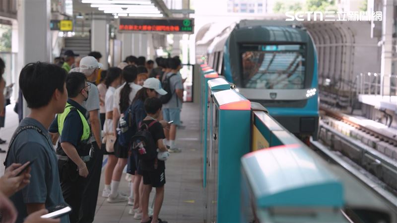 侯友宜宣布新北市8年內將陸續實現4線通車，路網從「三環六線」全面升級為「四環八線」。（圖／新北捷運局提供）