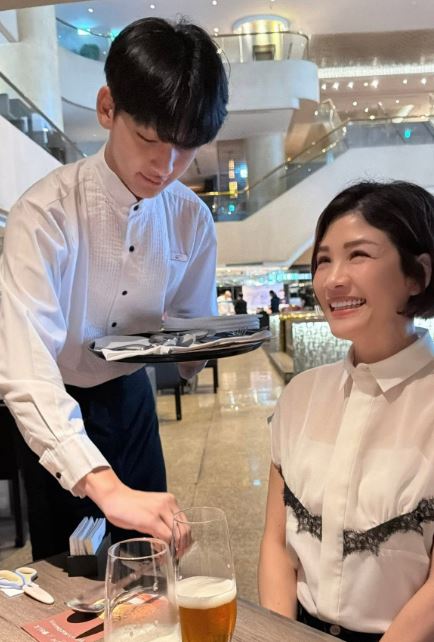 蔣雅淇近期陪伴18歲兒子赴美準備大學入學。(圖/翻攝自蔣雅淇 Vivian Chiang臉書)