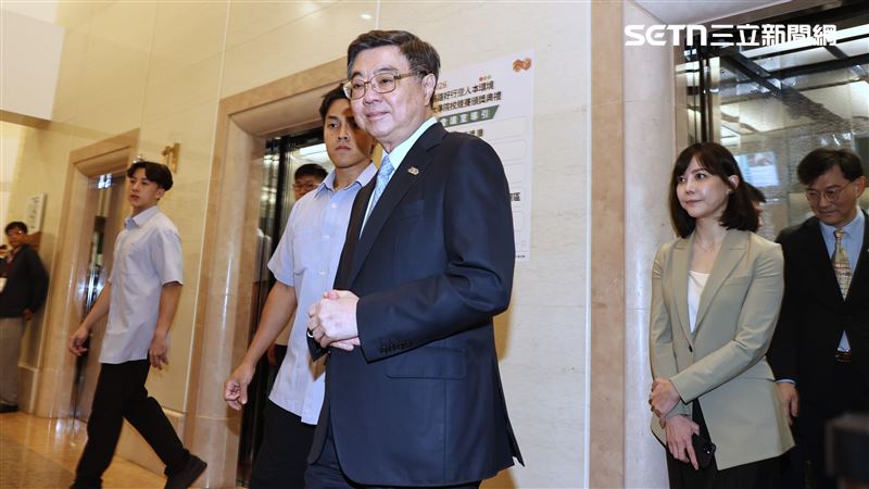 行政院長卓榮泰今(5)日出席「2026馬路好行暨人本環境大專院校競賽」頒獎典禮。(圖/記者盧素梅攝影)