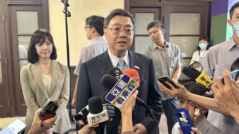 行政院長卓榮泰今(5)日出席「第45屆行政院文化獎」頒獎典禮受訪。(圖/行政院提供)