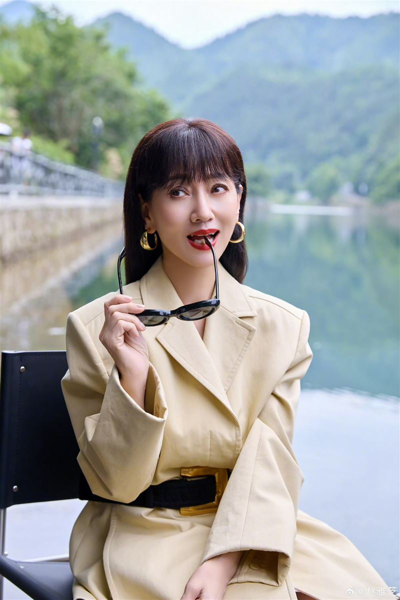趙雅芝身材維持的相當好。(圖/翻攝自趙雅芝微博)
