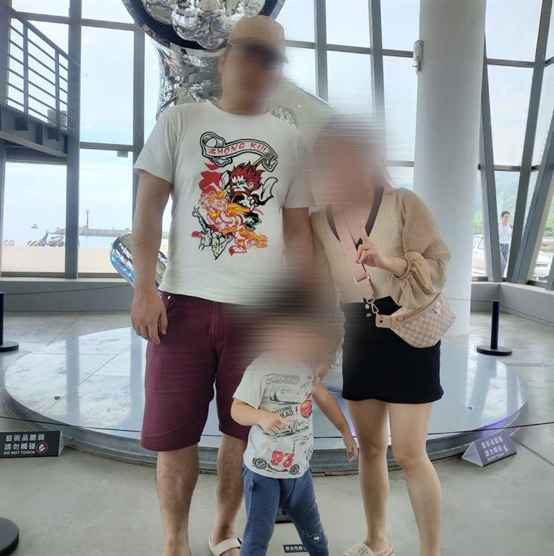 身材壯碩的30多歲林姓男子,是兩個孩子的爸,如今涉嫌殺人遭羈押禁見。(圖/翻攝自臉書)
