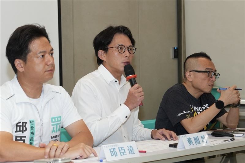 黃國昌表示,在野合作必須建立在誠信的基礎之上,「我一直相信鄭麗文主席會遵守承諾,但也希望徐欣瑩委員說到做到。」(圖/民眾黨提供)