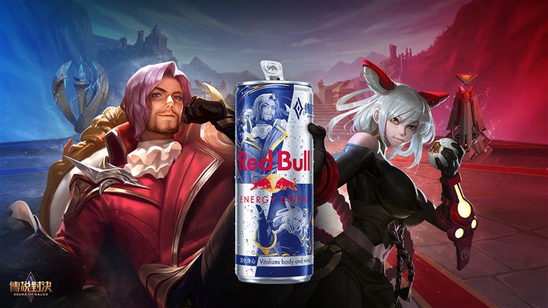 Red Bull ｘ《 Garena 傳說對決》10 週年限量聯名罐。（圖／品牌業者提供）