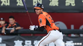 內野失誤遭撤換　張皓崴外野重生5戰10安