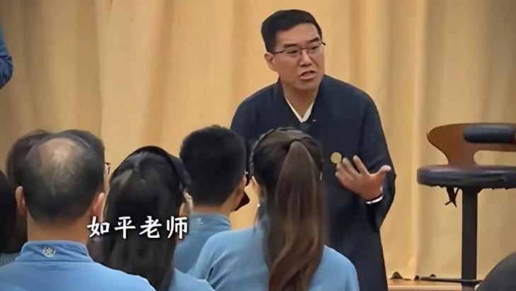 除暴力管教,如平在其出版書籍與講座中,更頻頻宣揚極端反科學與荒謬言論。(圖/翻攝南方都市報)