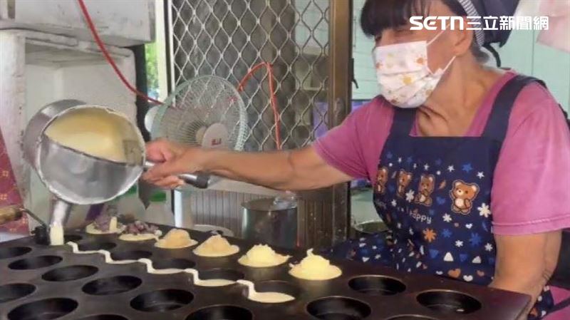 紅豆餅阿婆的攤位已經開張25年