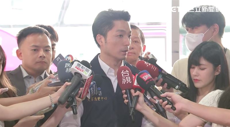 蔣萬安今天被問到會不會放颱風整備假,他回應,持續密切關注動態,「最重要我們一定是料敵從寬、禦敵從嚴」(圖/翻攝畫面)