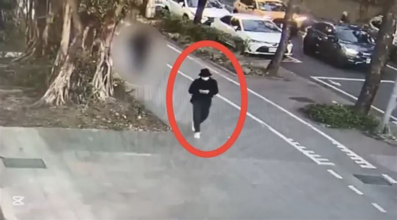 北捷文湖線今年3月有民眾皮包遭竊後,手機而後跳出信用卡刷卡紀錄。(圖/翻攝畫面)