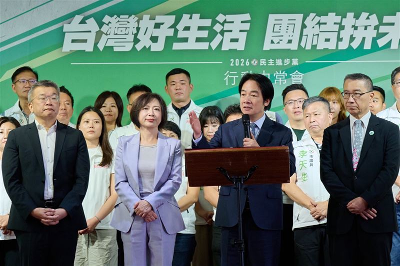 民進黨舉行「行動中常會」台中場,賴清德致詞時狠批盧秀燕市政缺失(圖/民進黨提供)