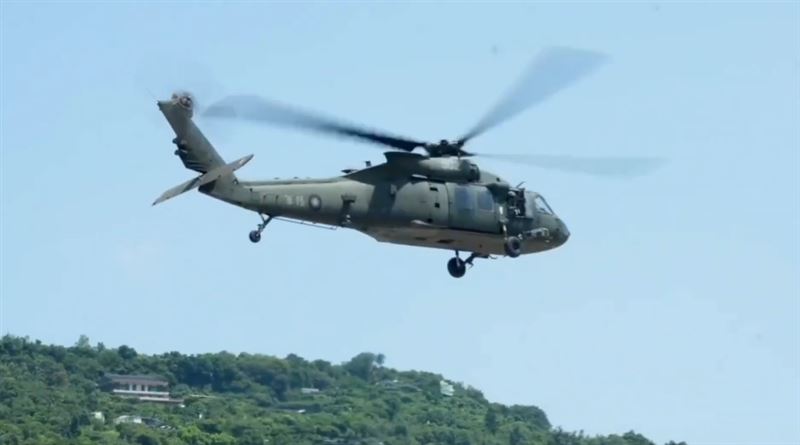 契努克、黑鷹出動投送兵力(圖/軍聞社提供)