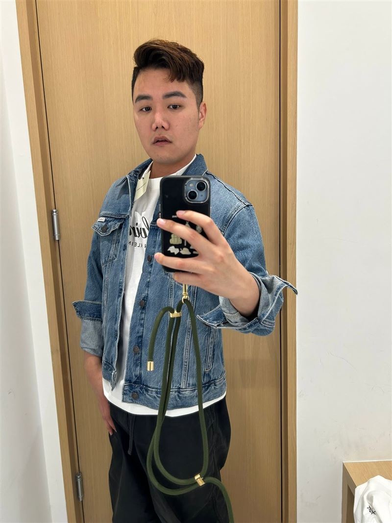 曾被封為台灣「網購神童」的蘇友謙在15歲就靠電商創業成「麥克風少年」。(圖/翻攝自蘇友謙臉書)