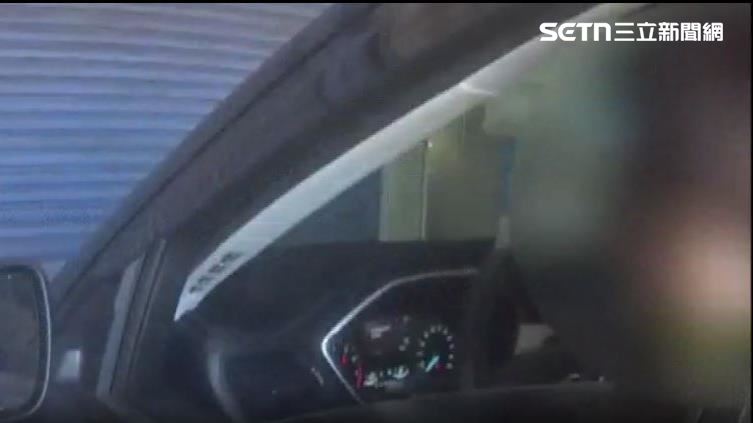 警方到場後男子表示是想納涼