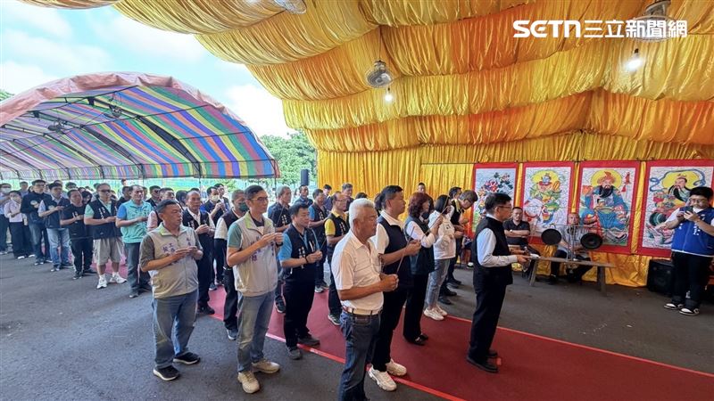 至於無主或無人認領的墳墓,將送進納骨堂安置。(圖/翻攝畫面)