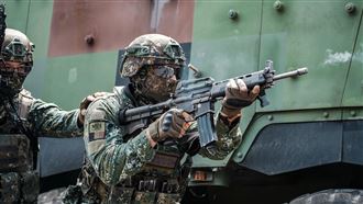 漢光42／畫面曝！模擬敵軍入侵　機砲出動