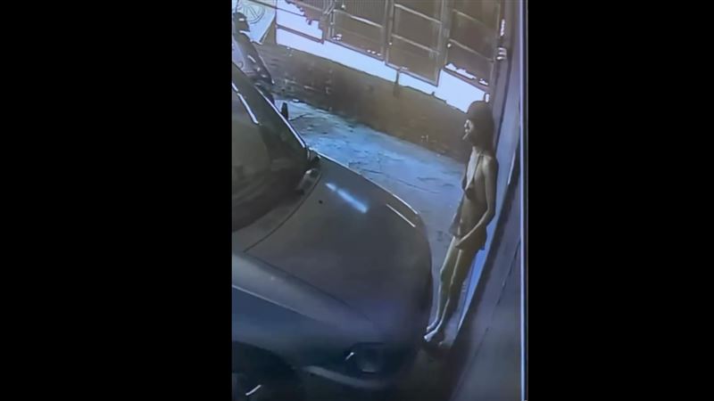 畫面中的陌生人是男兒身,54歲、家住台南的陳姓男子,供稱天氣太熱,才會下車透氣,沒有惡意。(圖/翻攝自Threads @jolin91614)