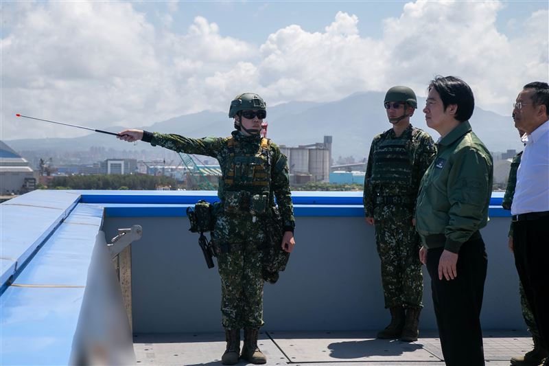 總統賴清德視導「漢光42號演習─八里守備區『戰力防護與保存』實兵演練」(圖/總統府提供)