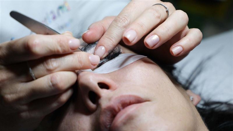 上海抽驗嫁接睫毛膠水　逾8成含致癌敏物