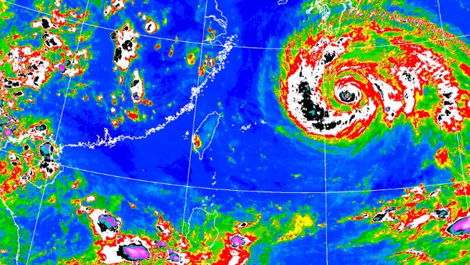 白海豚暴風圈恐擦過北台灣 最快明發海警