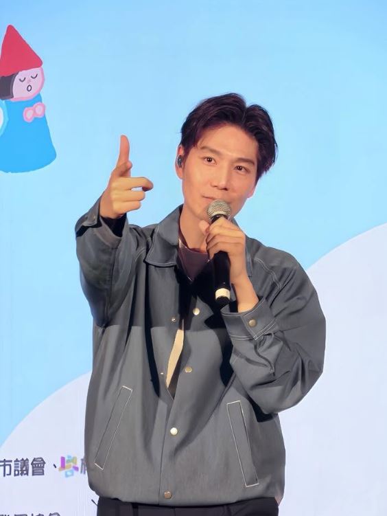 潘裕文今年5月無預警宣布退出演藝圈。(圖/翻攝自潘裕文臉書)