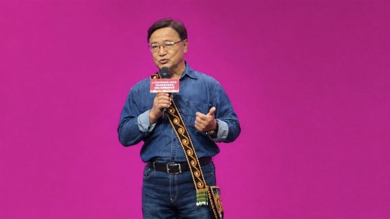 范織欽除了議員身分,還是原民立委伍麗華同母異父的哥哥。(圖/翻攝自范織欽臉書)