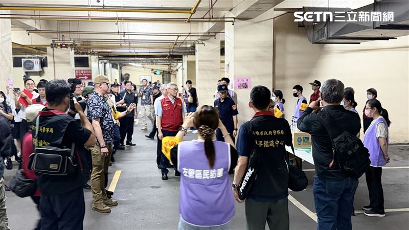 左營區公所地下室避難分區規劃,井然有序。(圖/記者簡榮良攝影)