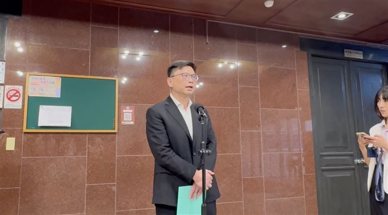 賴瑞隆轟柯志恩詐騙幫兇：應向陳時中道歉