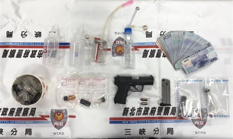 警方查獲的贓證物。(圖/翻攝畫面)