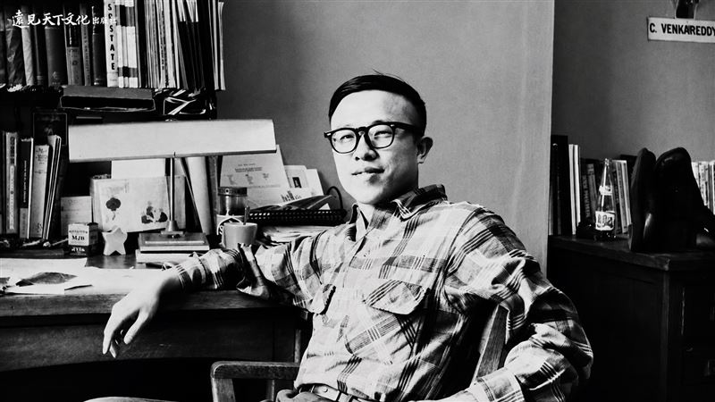 父提前退休送他赴美留學、母親變賣戒指助學英文!高希均90年人生傳奇落幕,證明這1件事「閱讀能自救」。(圖/翻攝自《天下文化和遠見雜誌》YT)
