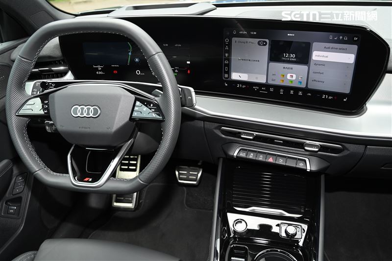 11.9吋Audi virtual cockpit plus數位儀表搭配12.8吋MMI中央螢幕。(圖/記者鍾釗榛攝影)