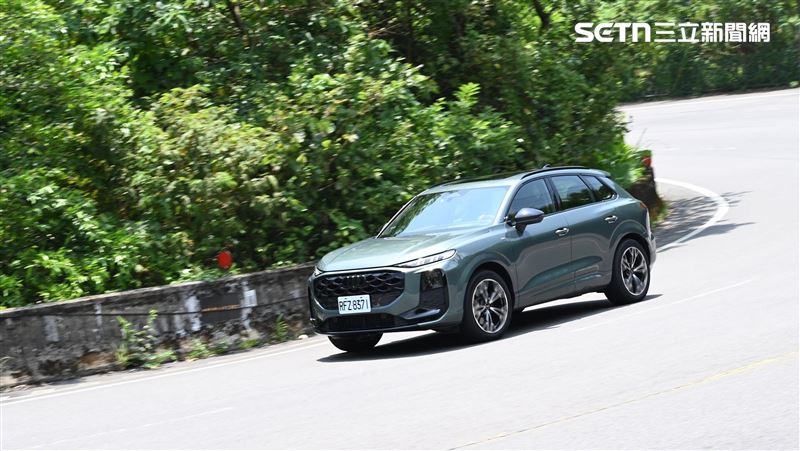 Q3 TFSI quattro 150kW S line運動版,搭載2.0升渦輪增壓引擎,擁有204匹馬力。(圖/記者鍾釗榛攝影)