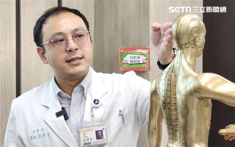 車禍撞頭CT正常!6旬婦回家狂頭暈,醫揪1病因這招神救援灸。(圖/奇美醫院提供)