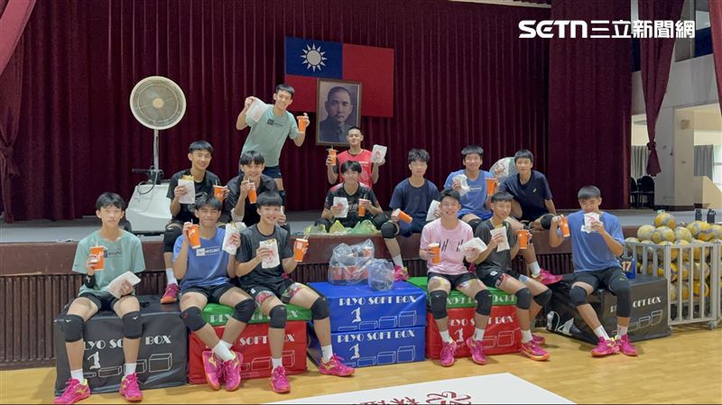 U17男排世界賽移地訓練　主委加碼加菜金