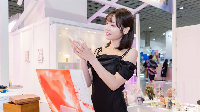 獨/河北彩花快閃文博會!狂掃潮玩曝驚喜