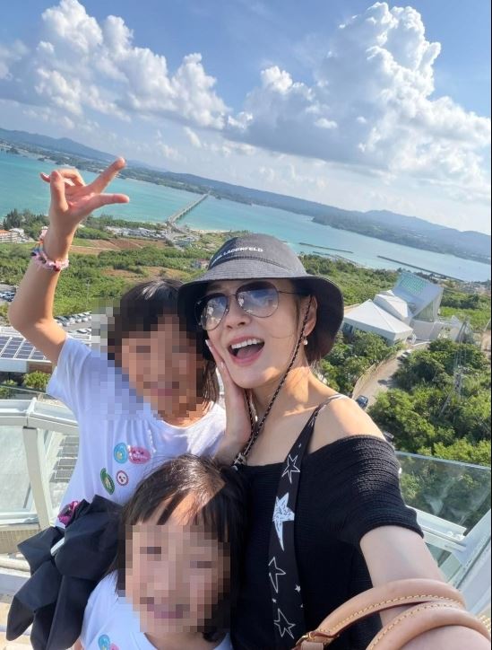 楊千霈意外的是,情緒失控時,2個女兒反而成了安慰她的人。(圖/翻攝自楊千霈FB)