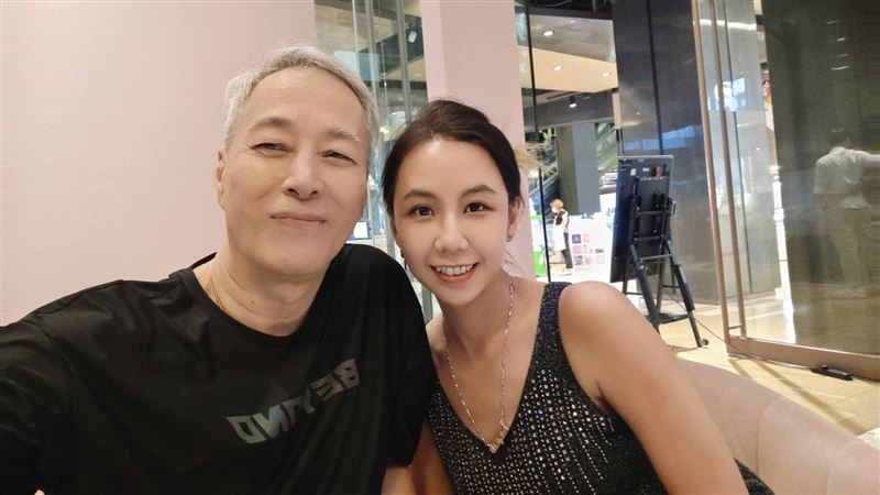 姜厚任才剛公開認愛小24歲女友童芯(本名陳苡孋),高學歷背景隨即成為外界追查焦點。(圖/翻攝自陳苡孋FB)