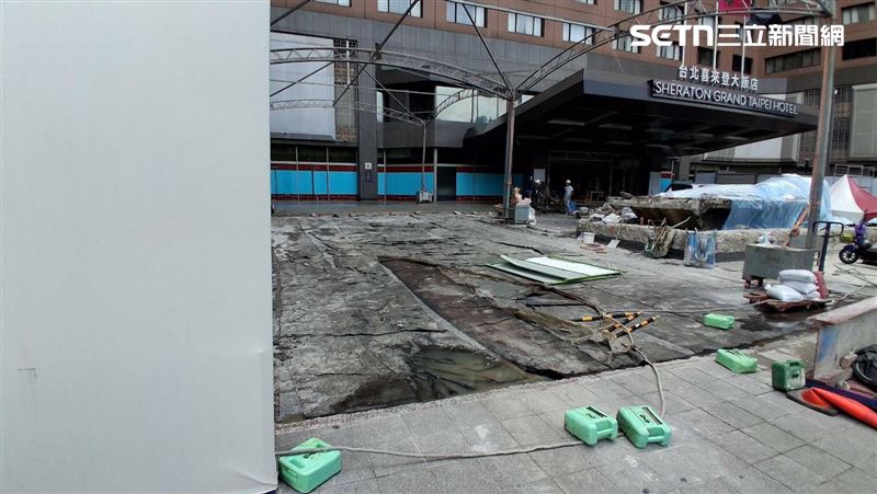 中颱白海豚逼近 喜來登大飯店圍籬突倒塌