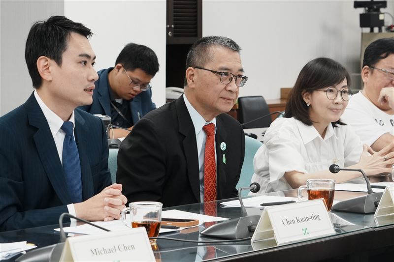 徐國勇表示,《無人機特別條例草案》仍在立法院受到阻擋,但民進黨守護台灣安全與區域穩定的決心,不會因為國會僵局而有所動搖(圖/民進黨提供)
