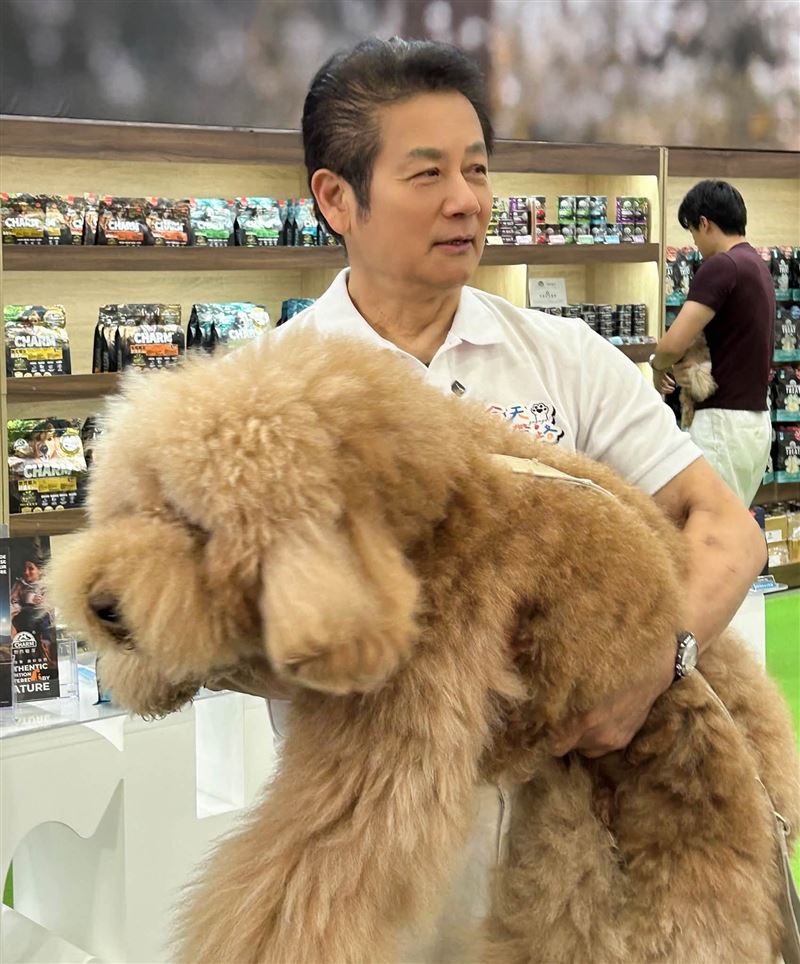 乃哥被目擊現身三總。(圖/翻攝自臉書)