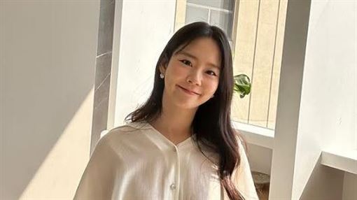 前女團成員椎間盤突出　頻繁發抖粉心疼