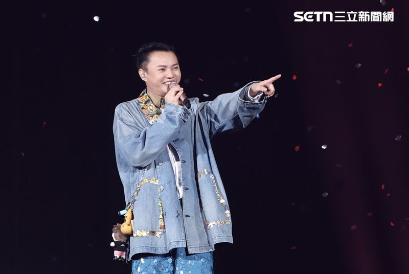 許富凱選父親節在台北小巨蛋開唱。(圖/記者鄭孟晃攝影)