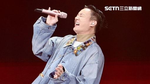 許富凱父親節無懼風雨開唱！憶亡父淚崩