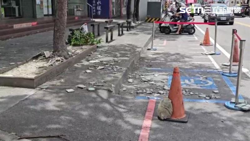 宜蘭中山路的郵局因強風吹掉磁磚