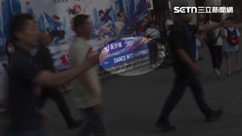 蔣市政一團糟？活動背板誤植HappiMess
