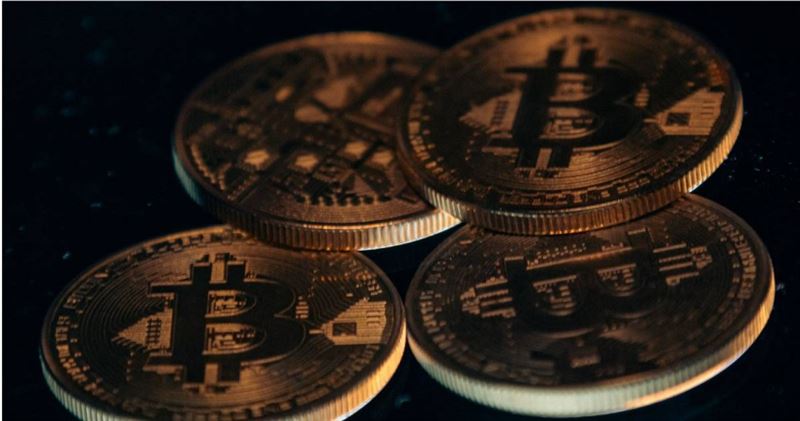美國財政部於美東時間7日宣布制裁1家未取得牌照、在多州營運的加密貨幣交易所。(示意圖/翻攝自pexels)