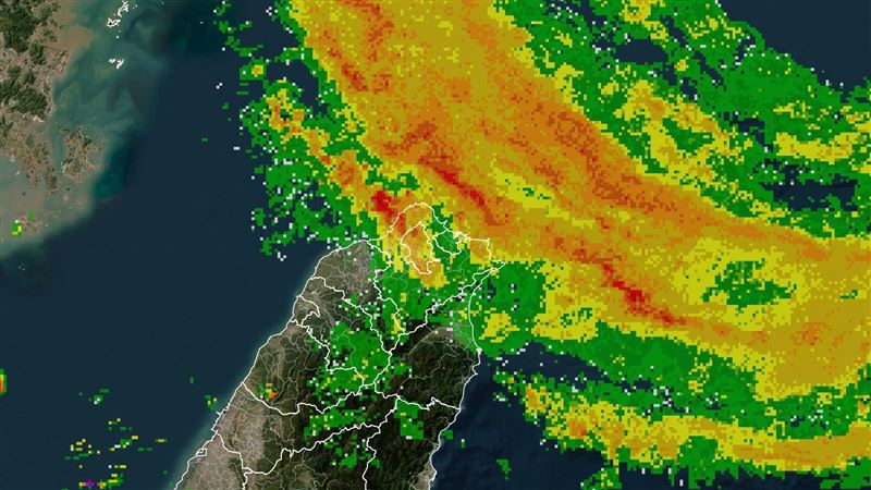 白海豚擦邊過 「超扎實雨帶」掃入北台灣